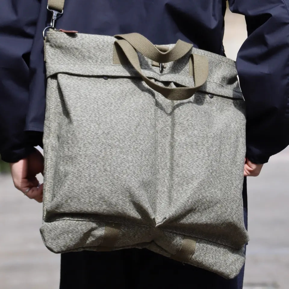 A bag typical of Nigel Cabourn》HELMET BAG - SWISS ARMY