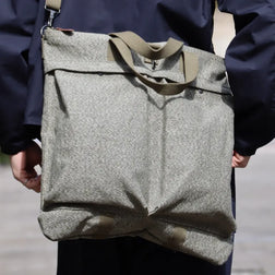 《A bag typical of Nigel Cabourn》HELMET BAG - SWISS ARMY
