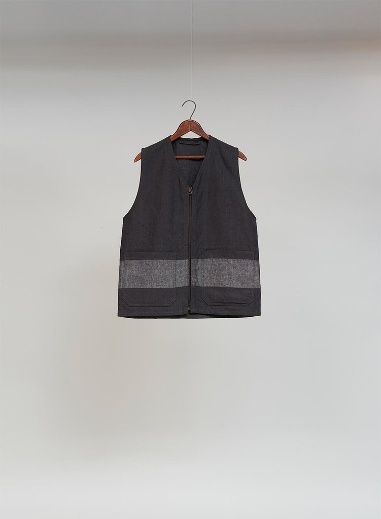 BEAN SACK BORDER VEST HEMP LINEN IN CHARCOAL GREY